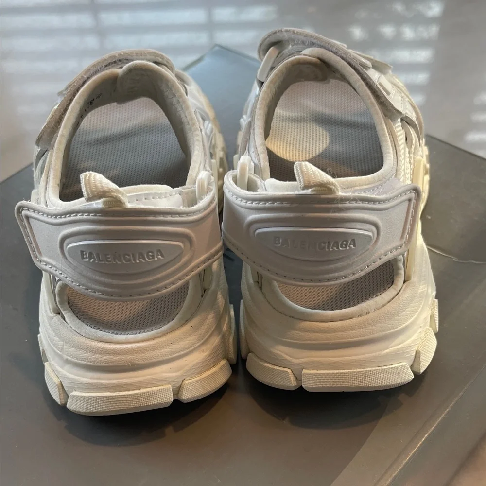 Balenciaga Kids Cream Sandals - Picture 5 of 7